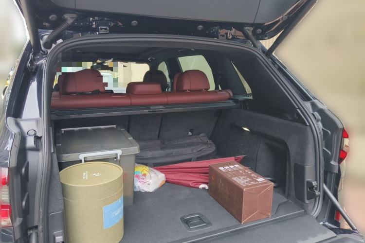 Used BMW X5 2022 xDrive 40Li M Sport Package Trunk