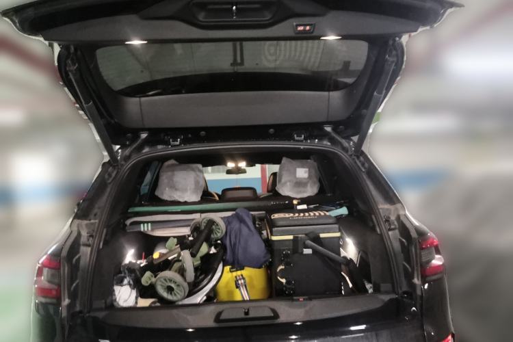 Used BMW X5 2022 xDrive 40Li M Sport Package Trunk