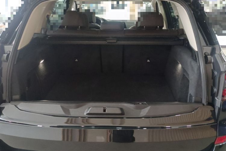 Used BMW X5 2022 xDrive 30Li Luxury M Sport Package Trunk
