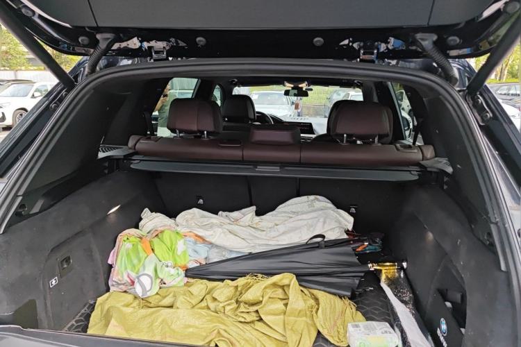 Used BMW X5 2022 Restyled xDrive 40Li M Sport Package Trunk