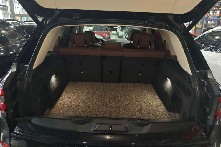 Used BMW X5 2022 xDrive40i Luxury Edition M Sport Package Trunk