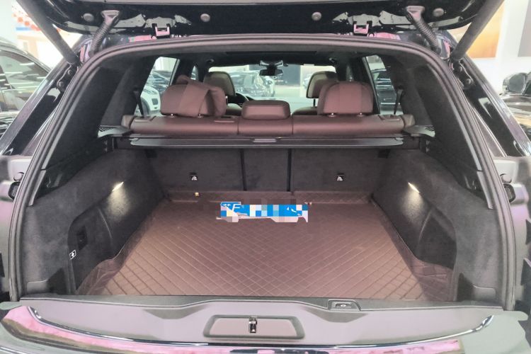 Used BMW X5 2022 Restyled xDrive 40Li M Sport Package Trunk