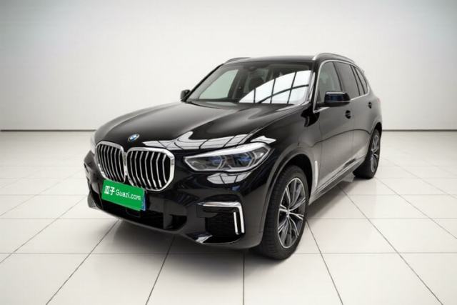 Używany BMW X5 2022 xDrive 30Li Luxury M Sport Package