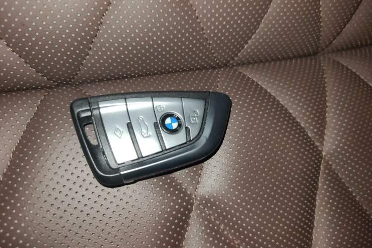 Used BMW X5 2022 Restyled xDrive 30Li Luxury Version M Sport Package Vehicle Key