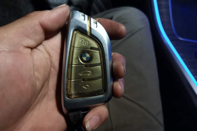 Used BMW X5 2022 xDrive 40Li M Sport Package Vehicle Key