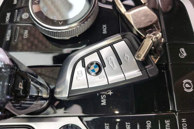 Used BMW X5 2022 xDrive 30Li Luxury M Sport Package Vehicle Key