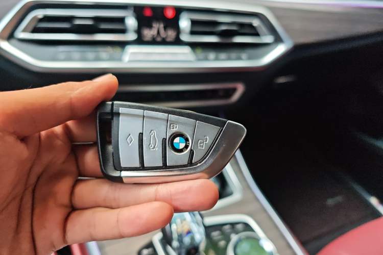 Used BMW X5 2022 Restyled xDrive 30Li Luxury Version M Sport Package Vehicle Key