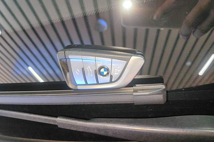 Used BMW X5 2022 Restyled xDrive 40Li M Sport Package Vehicle Key