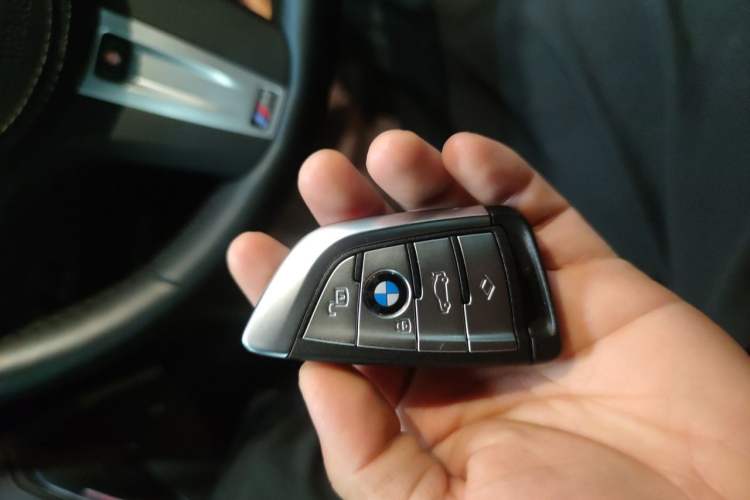Used BMW X5 2022 Restyled xDrive 40Li Luxury Edition M Sport Package Vehicle Key