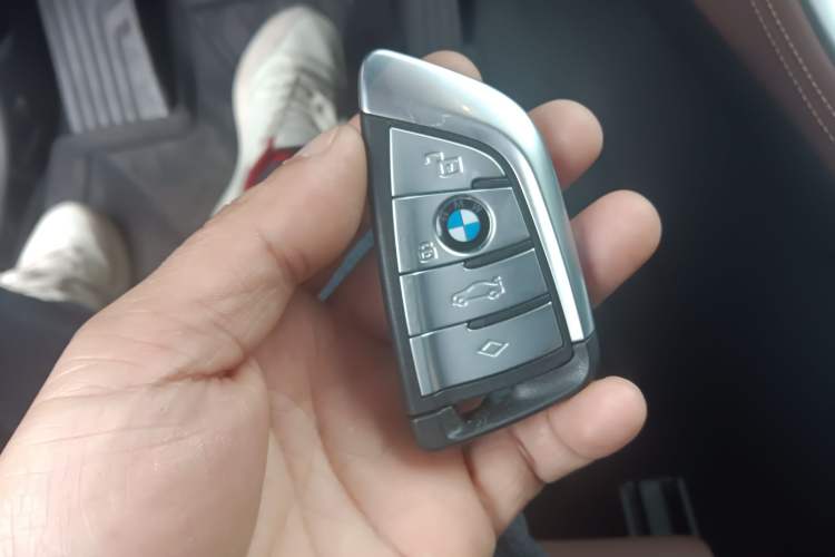 Used BMW X5 2022 xDrive40i Luxury Edition M Sport Package Vehicle Key