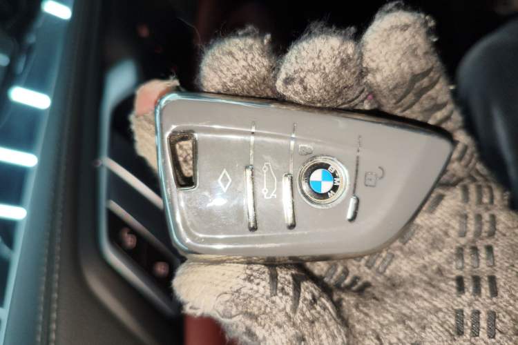 Used BMW X5 2022 xDrive 30Li Luxury M Sport Package Vehicle Key