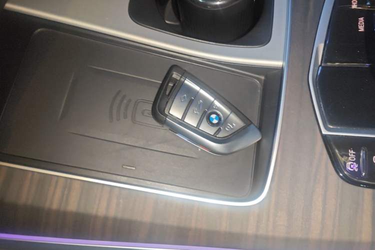 Used BMW X5 2022 Restyled xDrive 40Li M Sport Package Vehicle Key