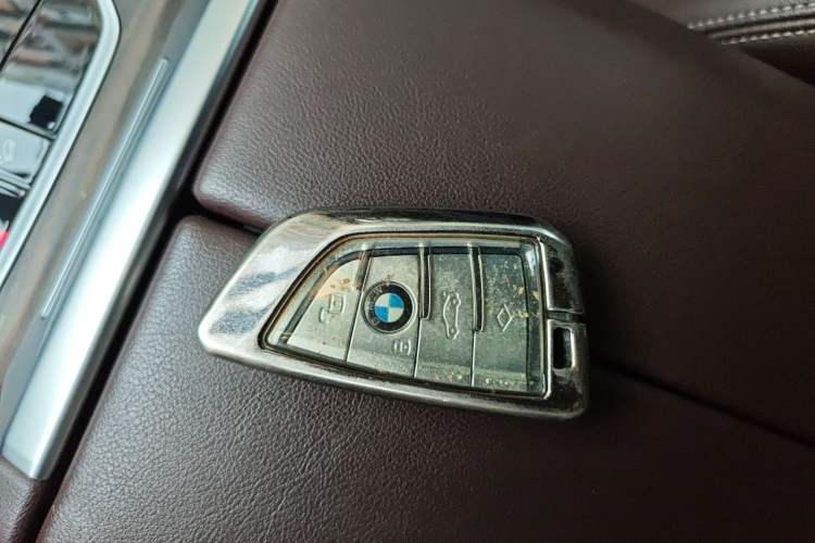 Used BMW X5 2022 xDrive 40Li M Sport Package Vehicle Key