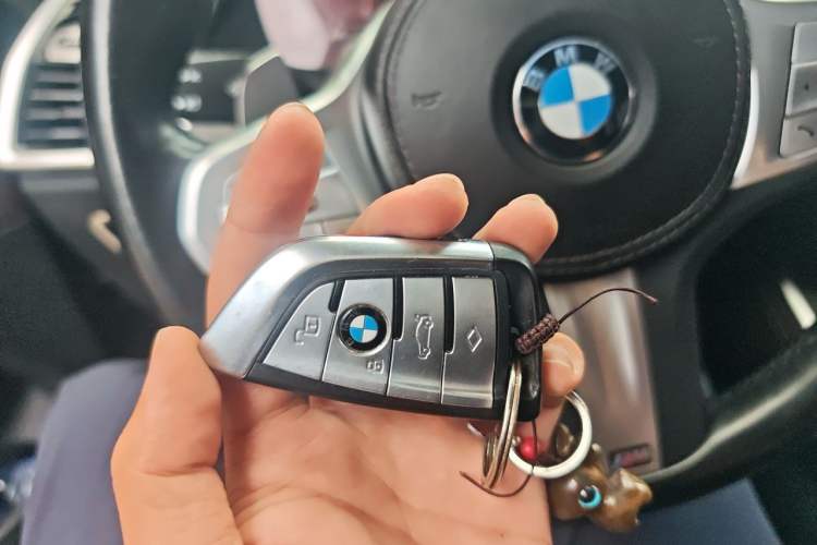 Used BMW X5 2022 Restyled xDrive 30Li Luxury Version M Sport Package Vehicle Key