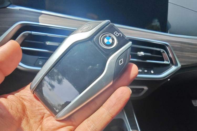 Used BMW X5 2022 xDrive 40Li M Sport Package Vehicle Key