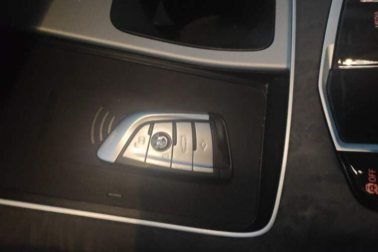 Used BMW X5 2022 Restyled xDrive 30Li Luxury Version M Sport Package Vehicle Key
