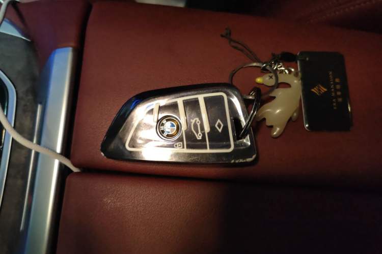 Used BMW X5 2022 xDrive 30Li Luxury M Sport Package Vehicle Key
