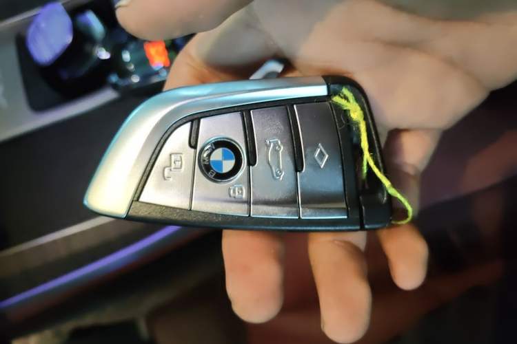 Used BMW X5 2022 xDrive 40Li M Sport Package Vehicle Key