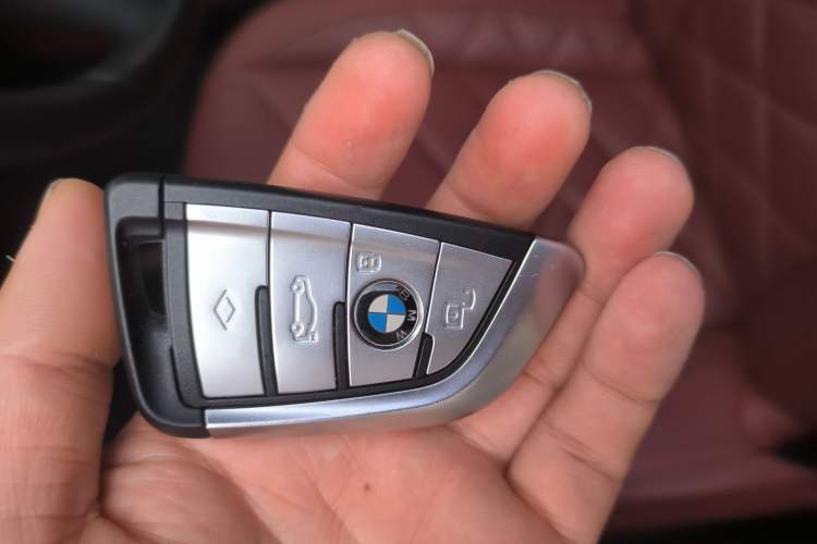 Used BMW X5 2022 xDrive 40Li M Sport Package Vehicle Key