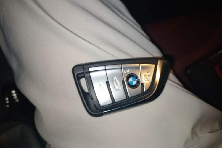 Used BMW X5 2022 Restyled xDrive 30Li Luxury Version M Sport Package Vehicle Key