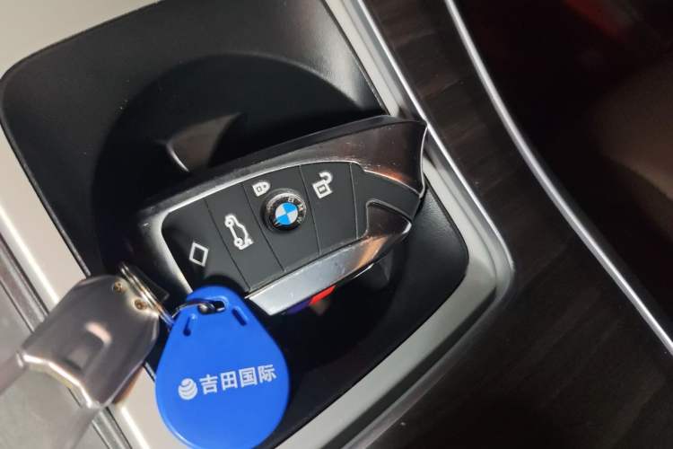 Used BMW X5 2022 xDrive 40Li M Sport Package Vehicle Key