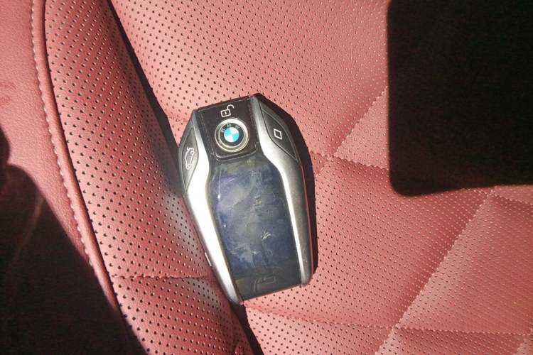 Used BMW X5 2022 xDrive 40Li M Sport Package Vehicle Key