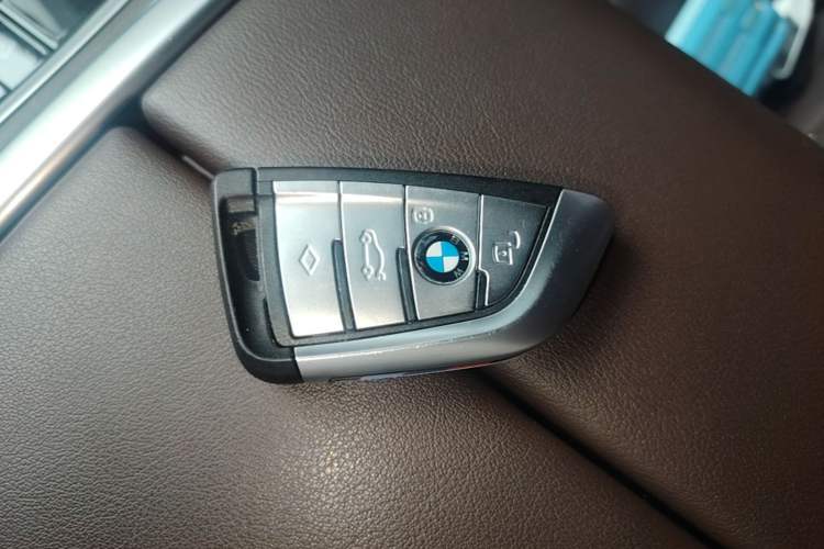 Used BMW X5 2022 Restyled xDrive 40Li M Sport Package Vehicle Key