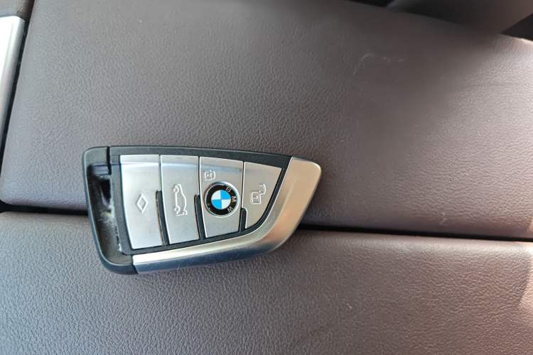 Used BMW X5 2022 Restyled xDrive 30Li Luxury Version M Sport Package Vehicle Key