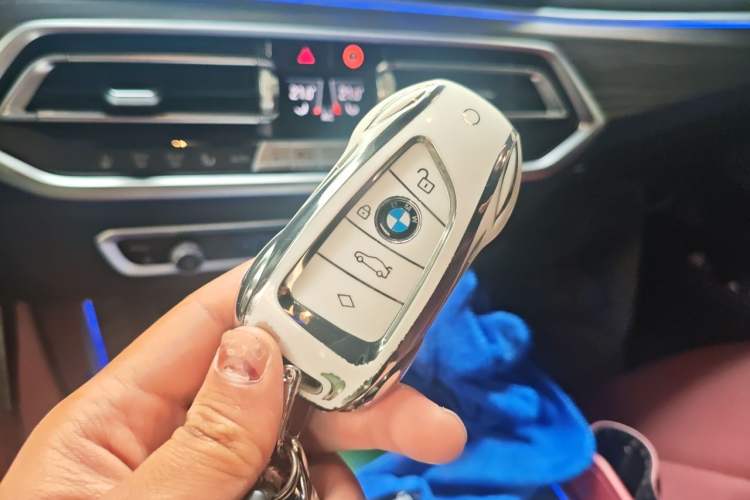 Used BMW X5 2022 Restyled xDrive 40Li Luxury Edition M Sport Package Vehicle Key