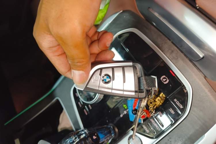 Used BMW X5 2022 xDrive40i M Sport Package Vehicle Key