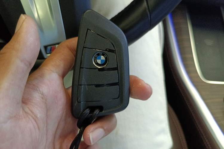 Used BMW X5 2022 Restyled xDrive 40Li Luxury Edition M Sport Package Vehicle Key
