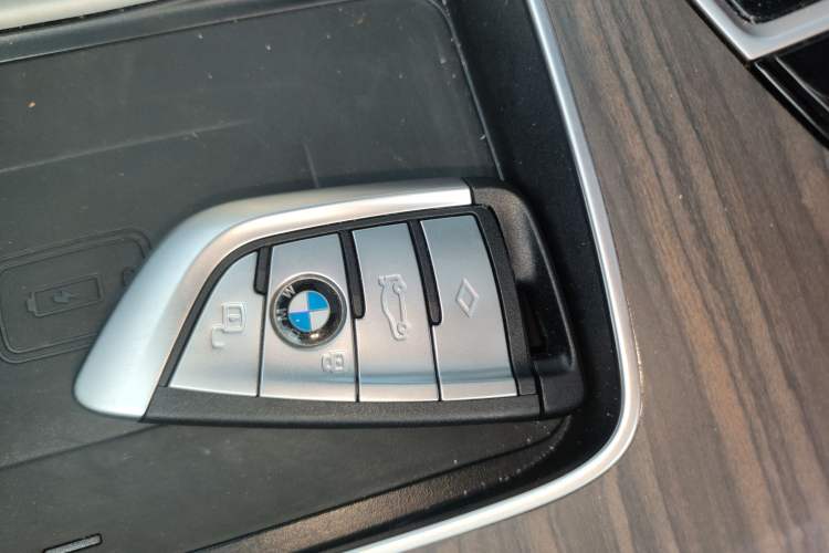 Used BMW X5 2022 xDrive 40Li Luxury Edition M Sport Package Vehicle Key