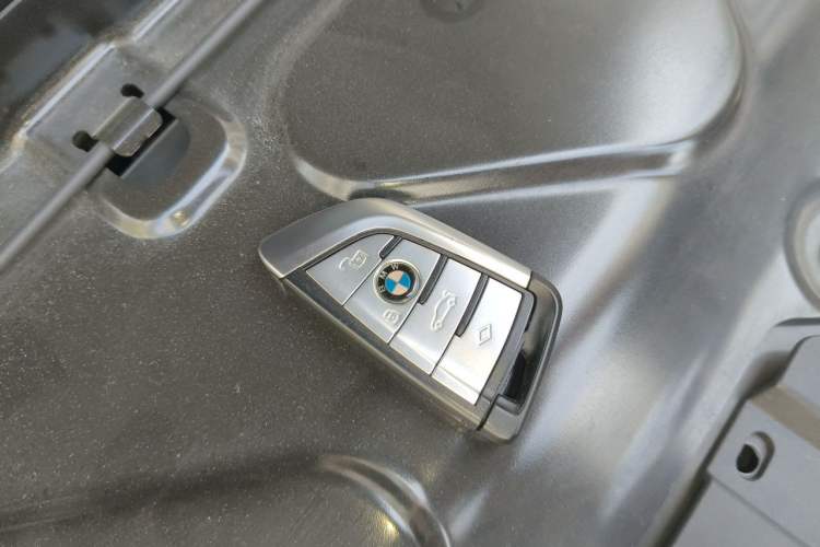Used BMW X5 2022 xDrive 40Li M Sport Package Vehicle Key