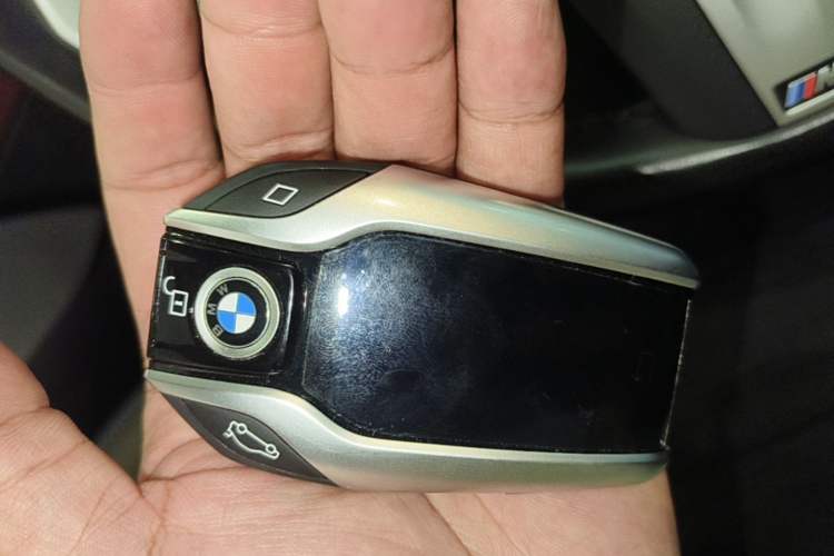 Used BMW X5 2022 xDrive 30Li Luxury M Sport Package Vehicle Key