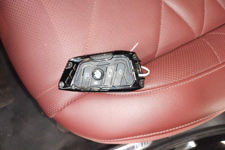 Used BMW X5 2022 Restyled xDrive 40Li Luxury Edition M Sport Package Vehicle Key