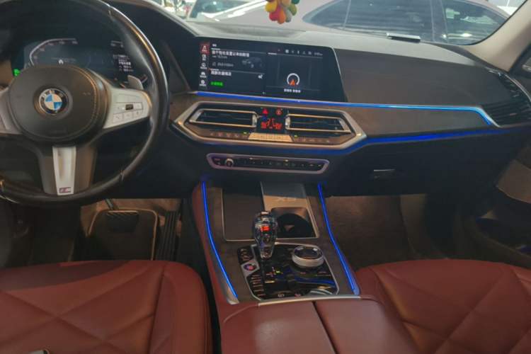 Used BMW X5 2022 Restyled xDrive 30Li Luxury Version M Sport Package Audio And AC Panel