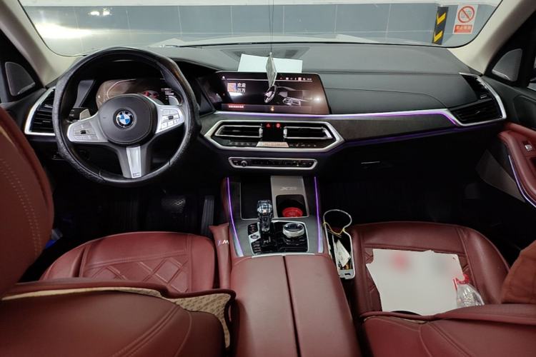 Used BMW X5 2022 xDrive 30Li Luxury M Sport Package Center Console