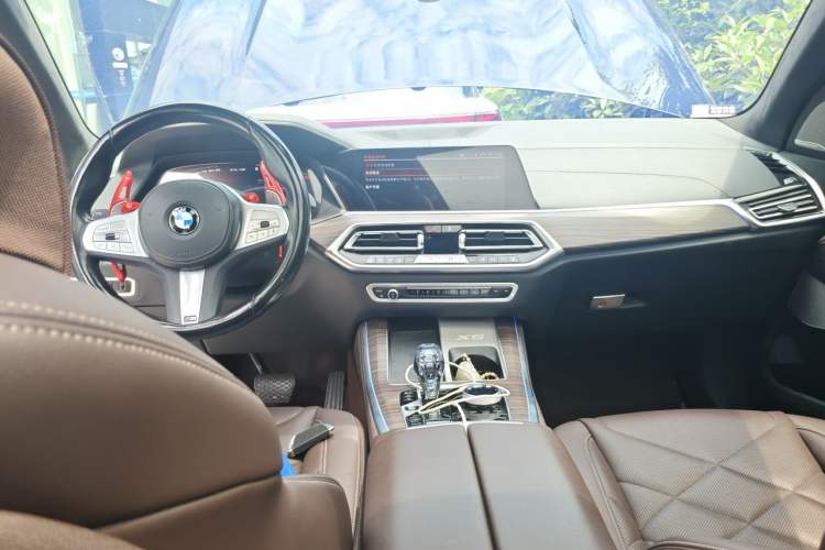 Used BMW X5 2022 xDrive 40Li M Sport Package Center Console