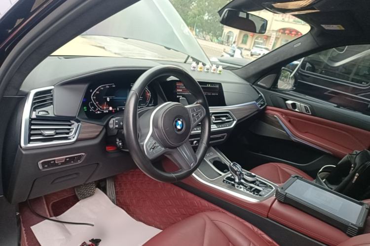 Used BMW X5 2022 Restyled xDrive 40Li M Sport Package Center Console