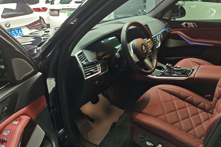 Used BMW X5 2022 Restyled xDrive 40Li M Sport Package Driver Seat