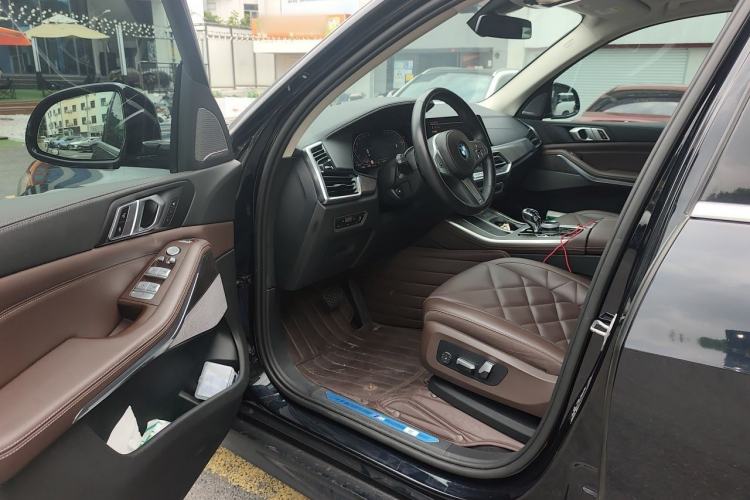 Used BMW X5 2022 xDrive 30Li Luxury M Sport Package Driver Seat