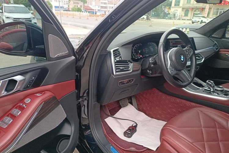 Used BMW X5 2022 Restyled xDrive 40Li M Sport Package Driver Seat
