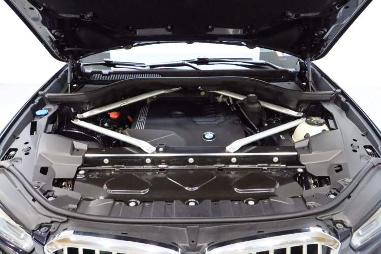 Used BMW X5 2022 xDrive 30Li Luxury M Sport Package Engine Bay