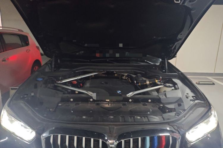 Used BMW X5 2022 xDrive 30Li M Sport Package Engine Bay