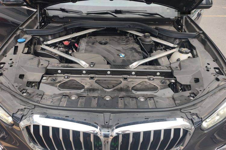 Used BMW X5 2022 xDrive 30Li Luxury M Sport Package Engine Bay