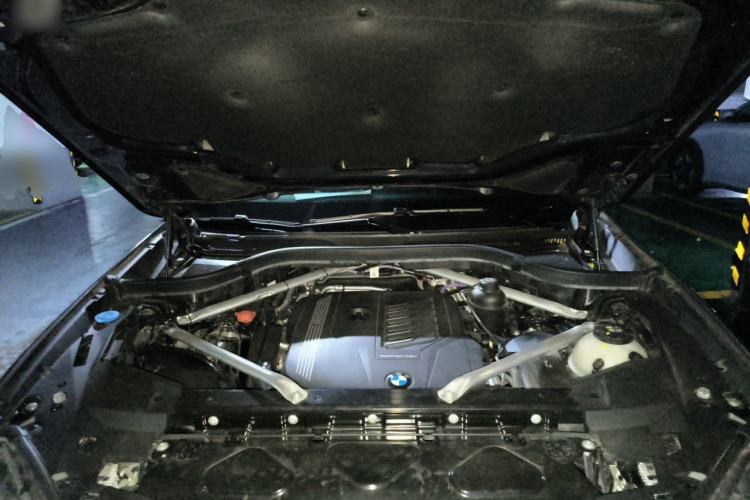 Used BMW X5 2022 xDrive 40Li M Sport Package Engine Bay
