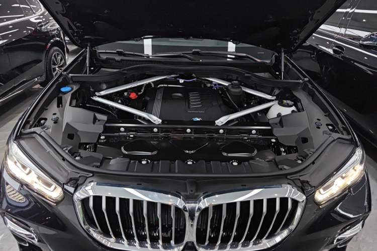 Used BMW X5 2022 Restyled xDrive 40Li M Sport Package Engine Bay