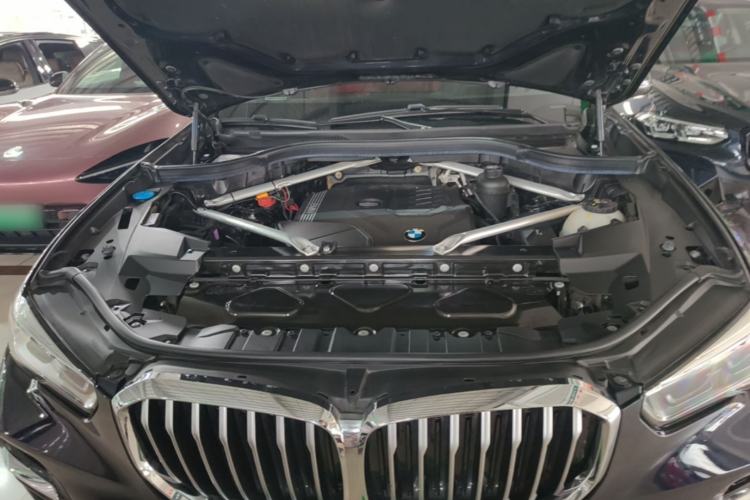 Used BMW X5 2022 Restyled xDrive 30Li Luxury Version M Sport Package Engine Bay