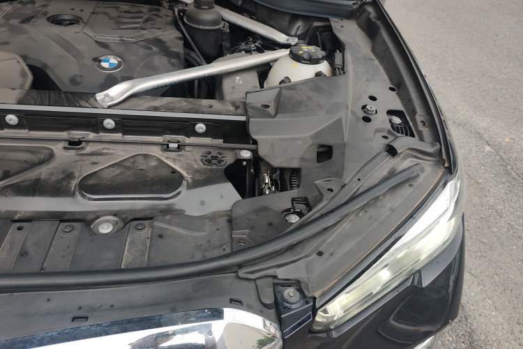 Used BMW X5 2022 xDrive 30Li Luxury M Sport Package Engine Bay Left