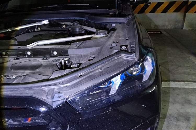 Used BMW X5 2022 xDrive 30Li M Sport Package Engine Bay Left